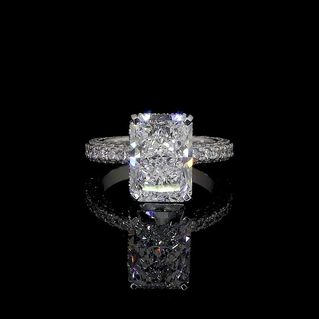 Grande Aura Diamond Ring in 14K Gold with Pave Band