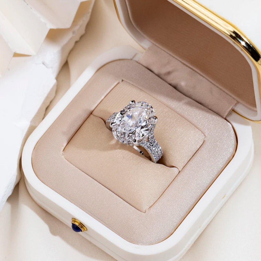18K Gold Engagement Ring with Lab Grown Diamond