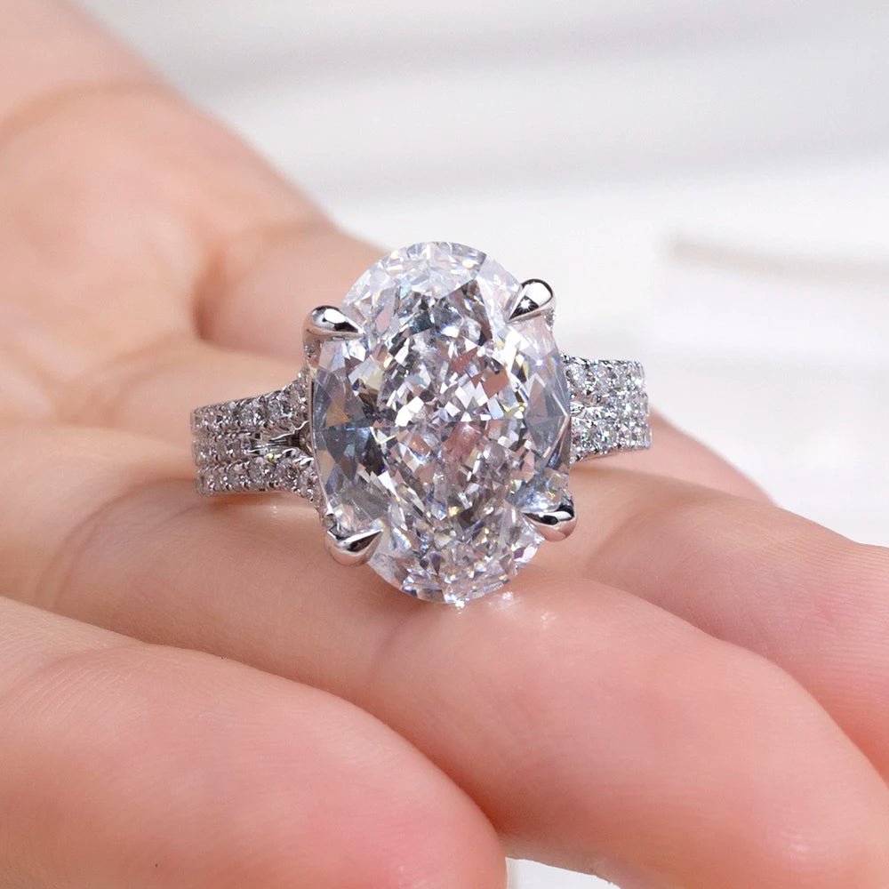 18K Gold Engagement Ring with Lab Grown Diamond